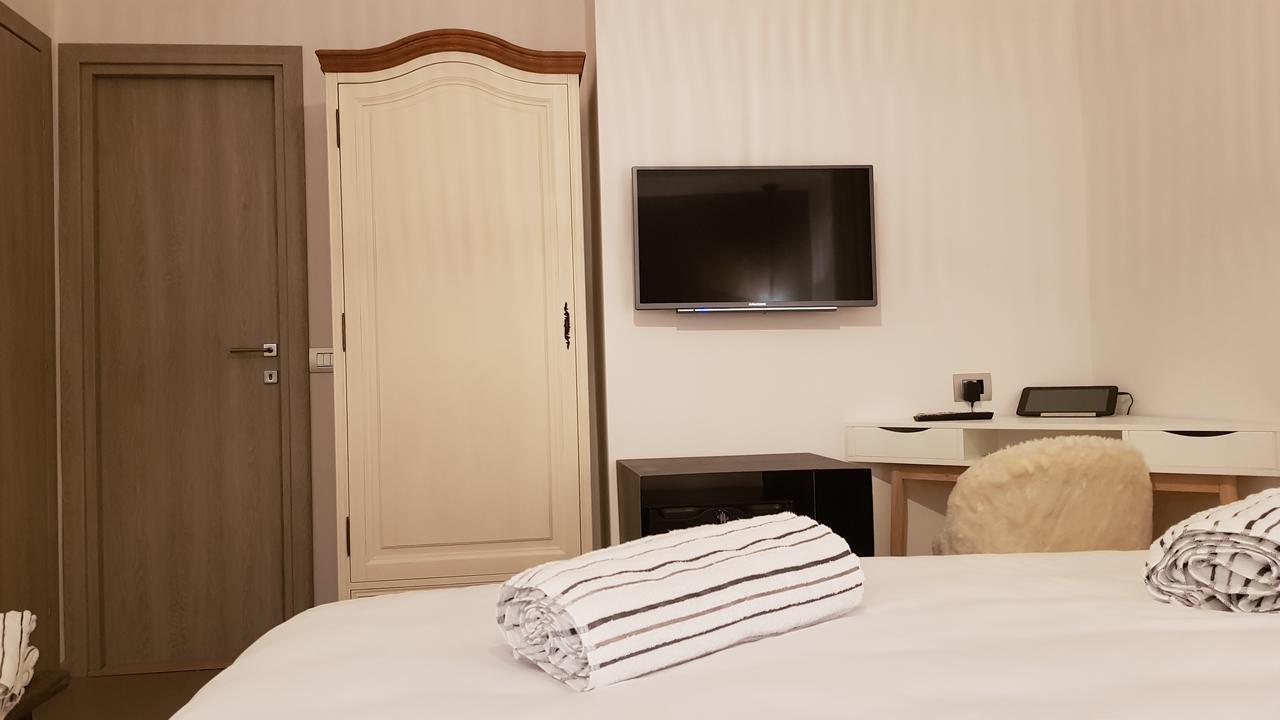 אומאג Boutique Rooms Luna מראה חיצוני תמונה
