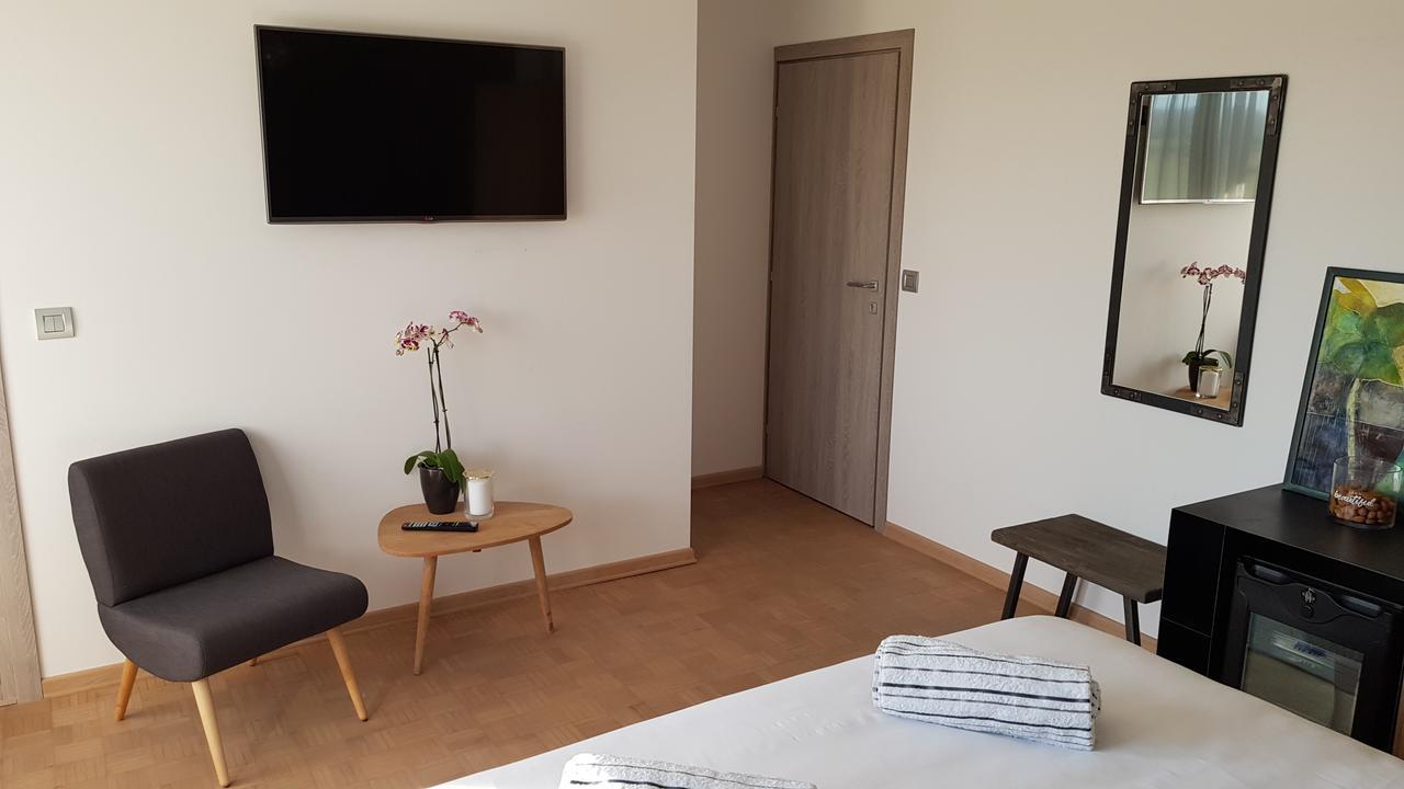 אומאג Boutique Rooms Luna מראה חיצוני תמונה