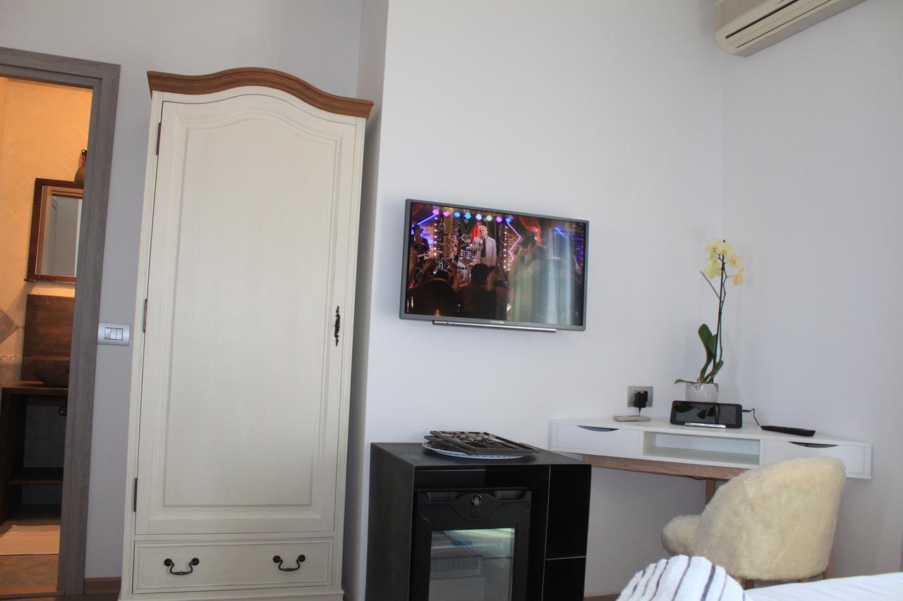 אומאג Boutique Rooms Luna מראה חיצוני תמונה