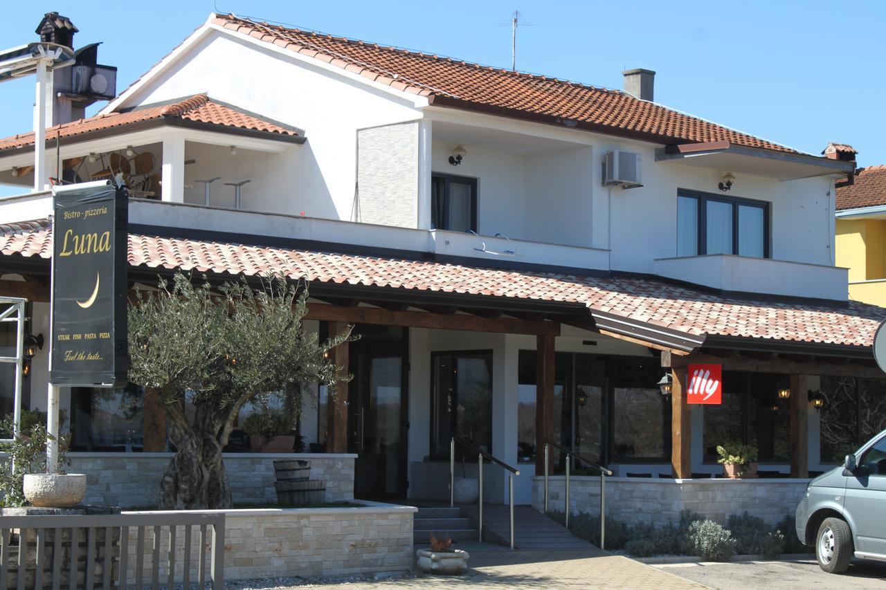 אומאג Boutique Rooms Luna מראה חיצוני תמונה