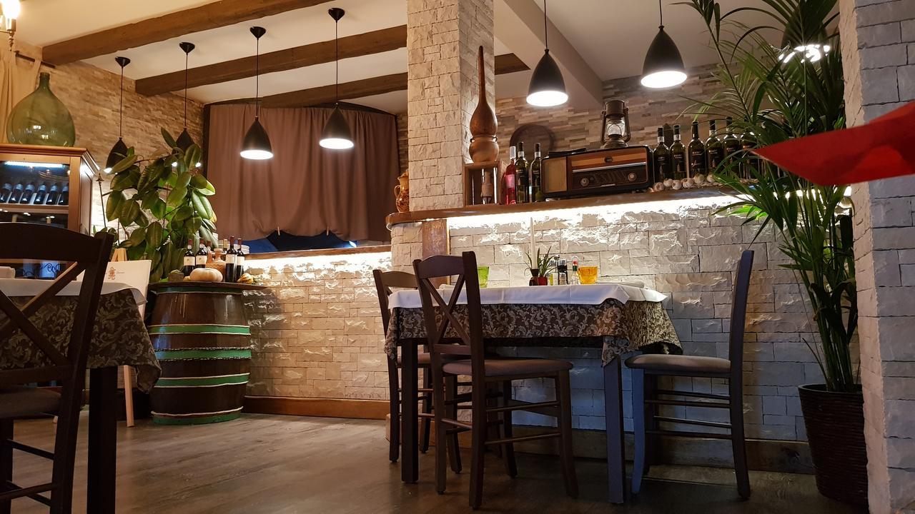 אומאג Boutique Rooms Luna מראה חיצוני תמונה