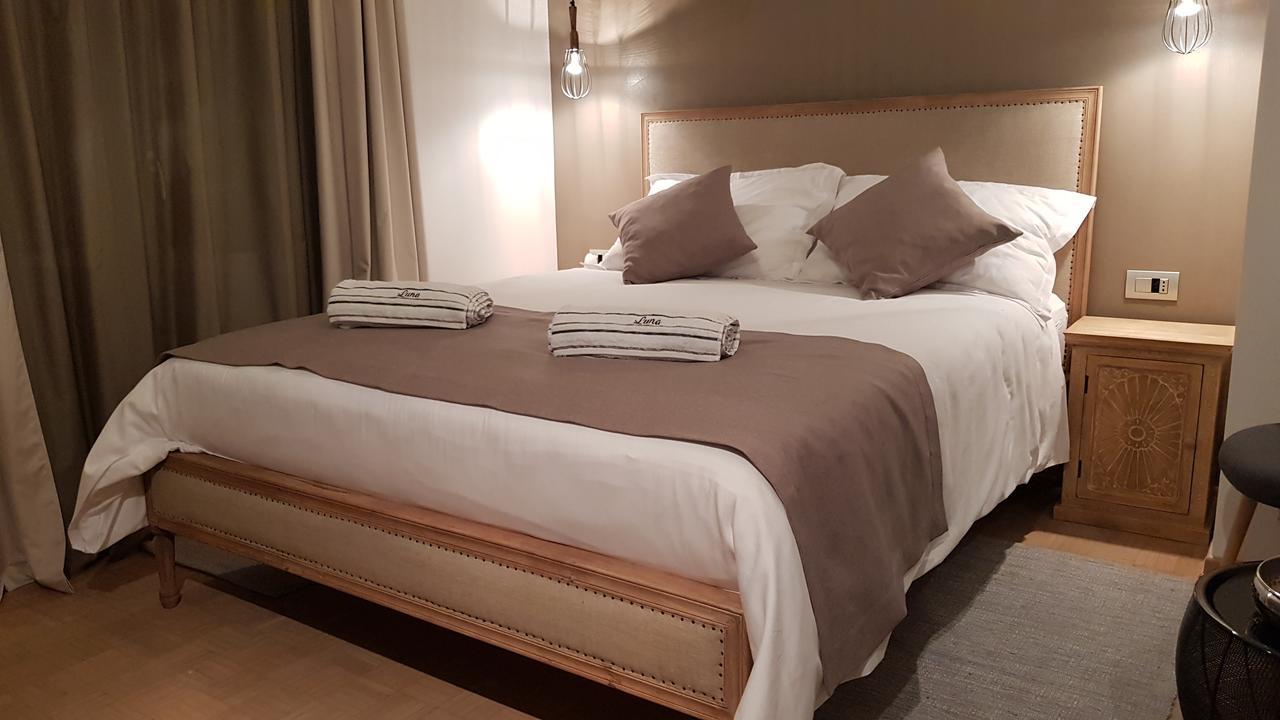 אומאג Boutique Rooms Luna מראה חיצוני תמונה