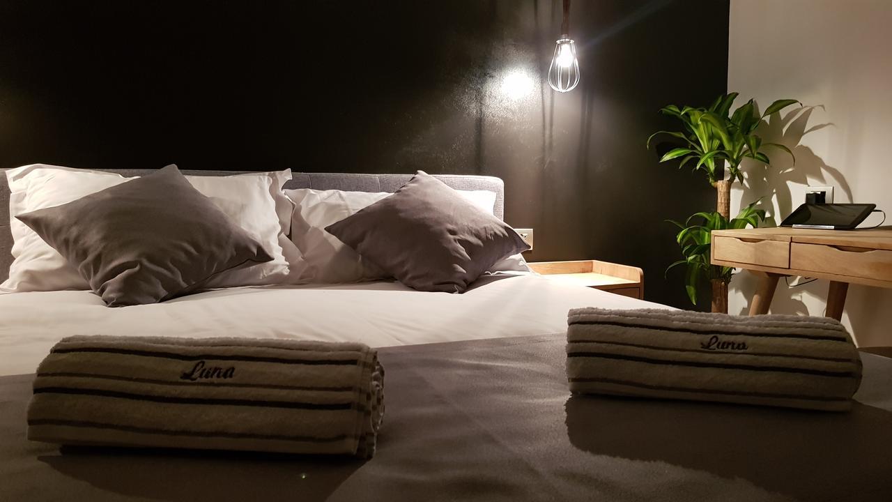 אומאג Boutique Rooms Luna מראה חיצוני תמונה