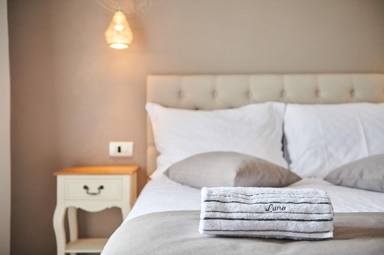 אומאג Boutique Rooms Luna מראה חיצוני תמונה