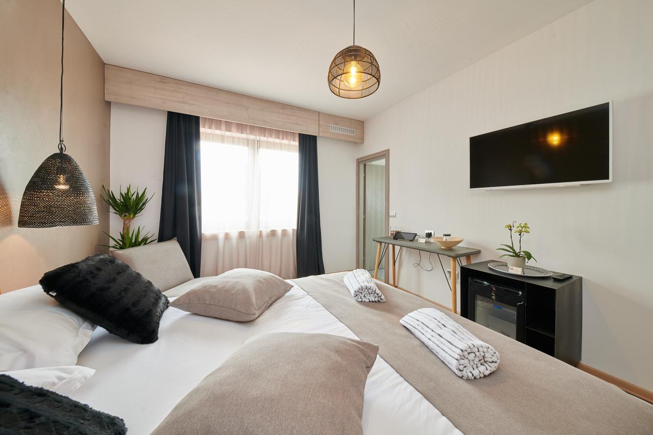 אומאג Boutique Rooms Luna מראה חיצוני תמונה
